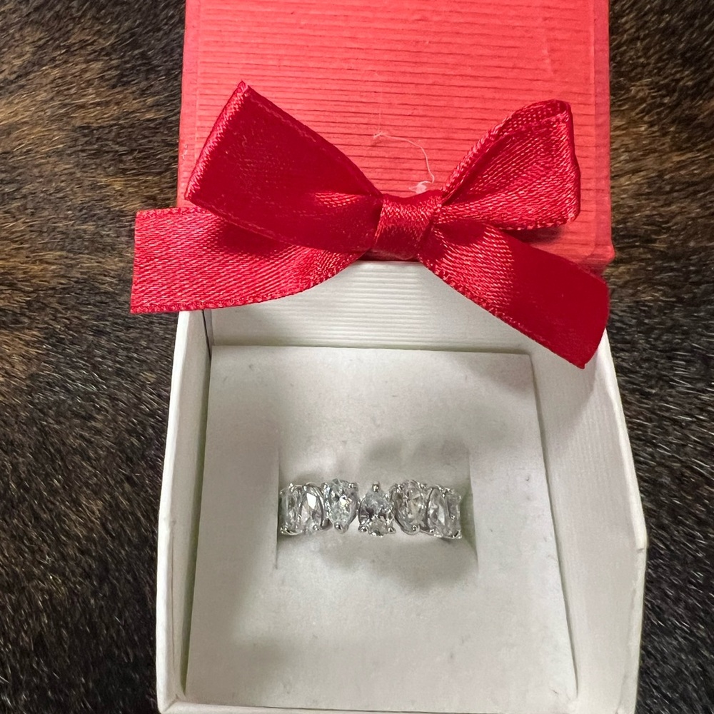 Swarovski Sterling Silver Crystal Women's Ring size 7 wrap around crystals